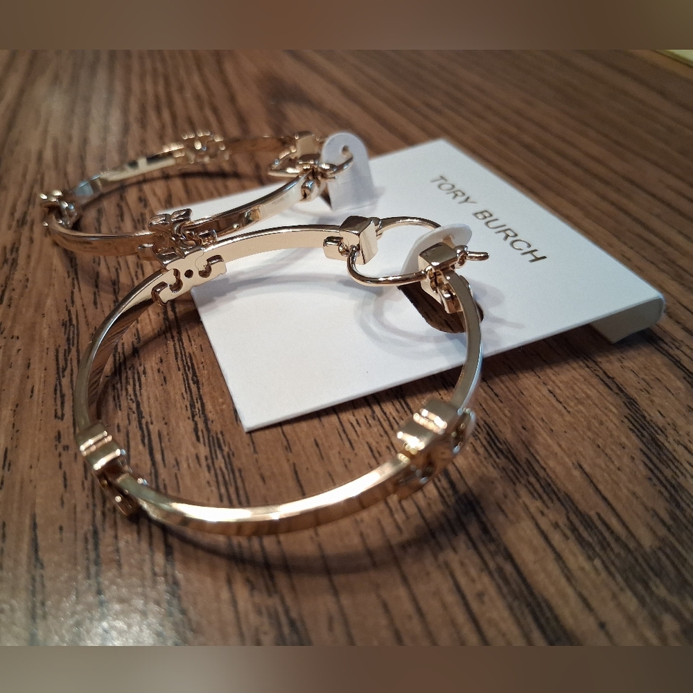 Tory Burch Gold Hoop Earrings With Logo Accents NWT - Picture 5 of 10